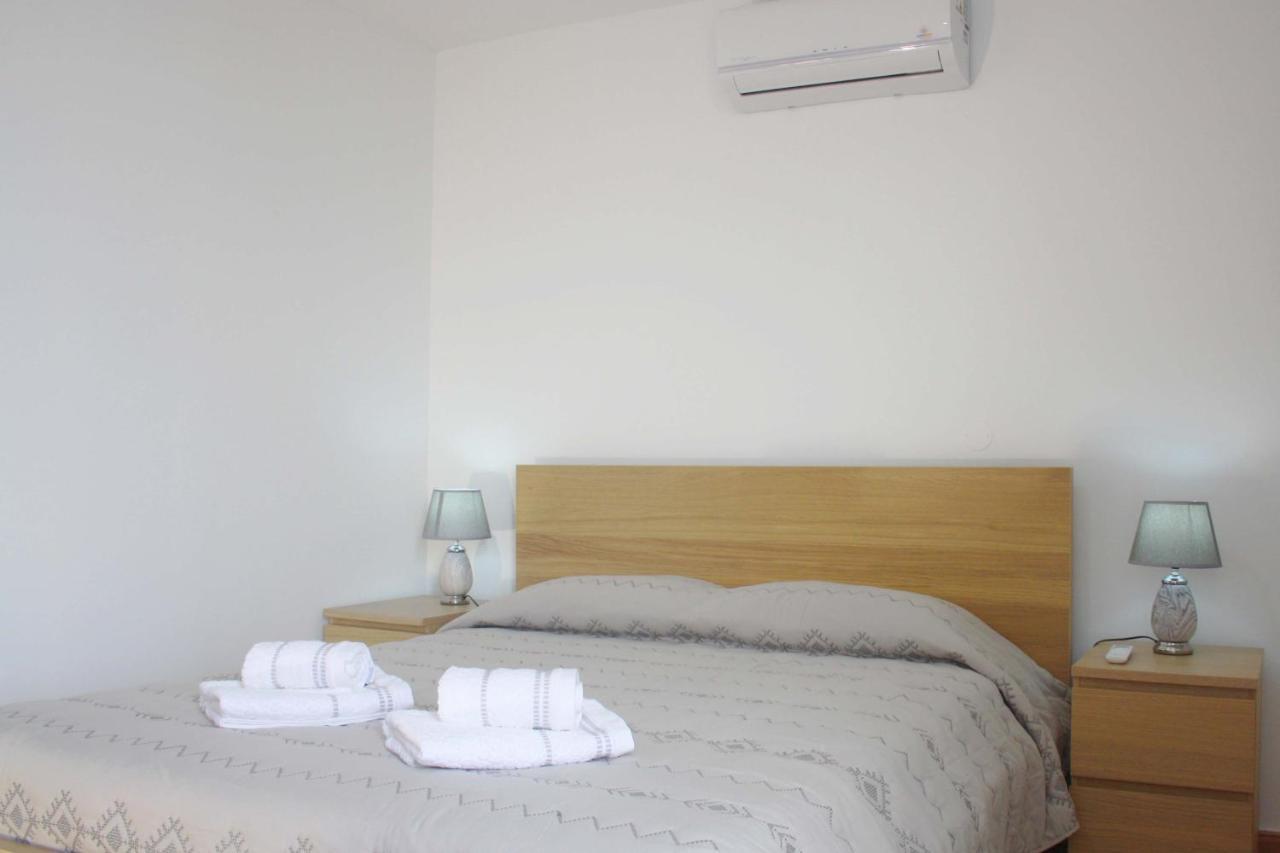 Lugar Dos Louros 2 Apartman Estreito Da Calheta Kültér fotó